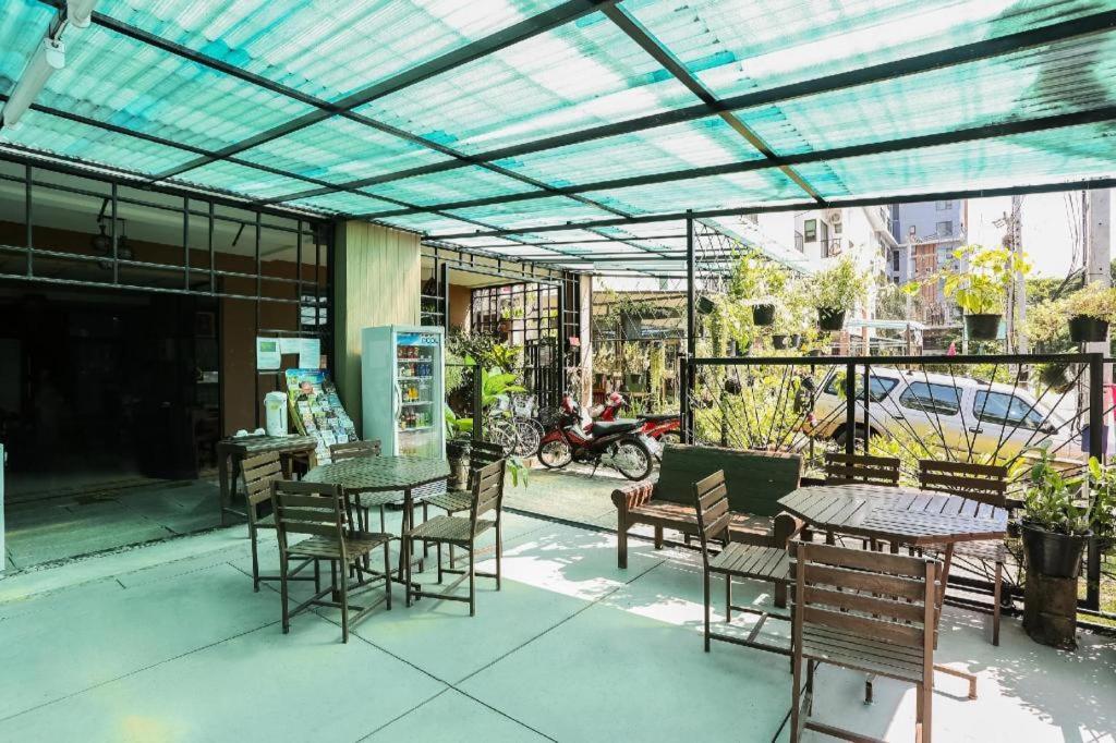 Hotel OYO 339 Nakara Boutique Chiang Mai Extérieur photo